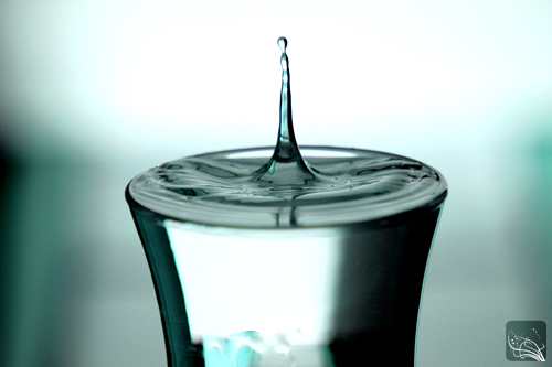 Beba muito líquido para se hidratar. (darkpatator/flickr)