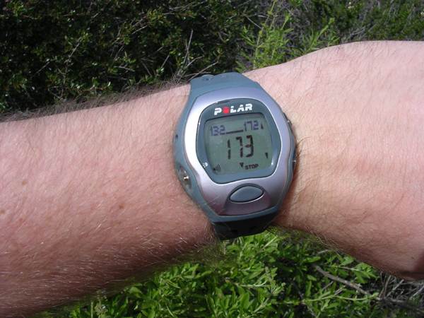 Relógio frequencímetro cardíado da marca polar. (IvyMike/flickr)